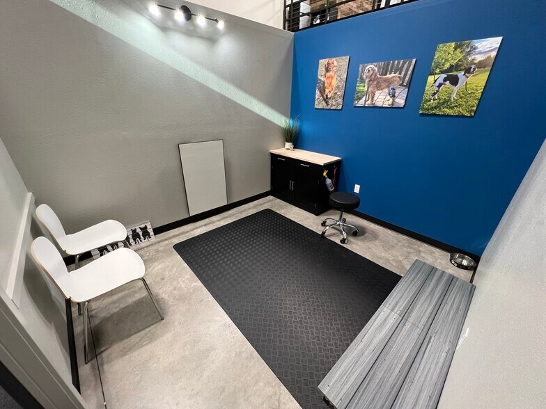 More Photos Of 2100 Double Creek Dr, Round Rock Warehouse For Lease
