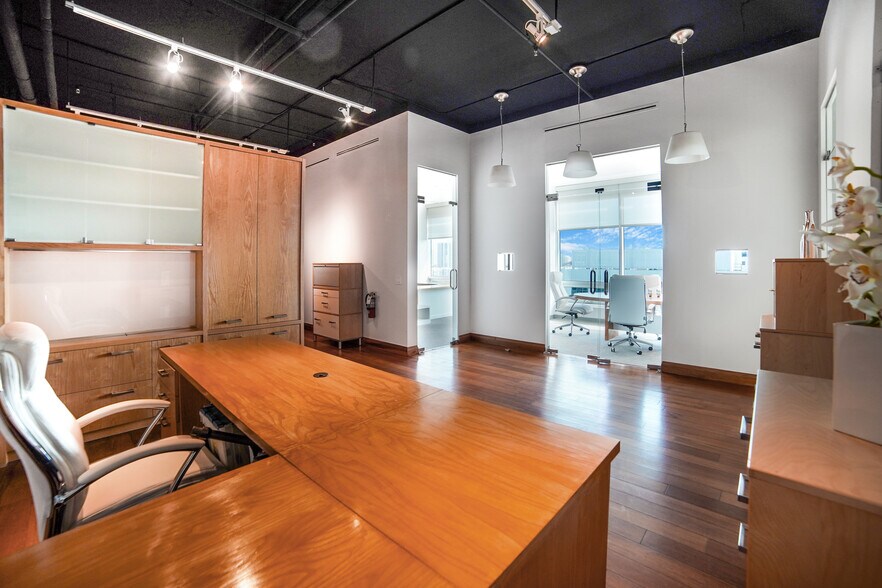More Photos Of 20900 NE 30th Ave, Aventura Office Residential For Lease