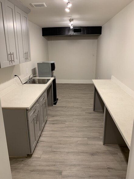 More Photos Of 336 N Main St, Conroe Loft Creative Space For Lease