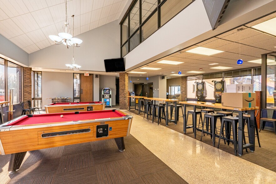 More Photos Of 102 W 5th St, Canton General Retail For Sale