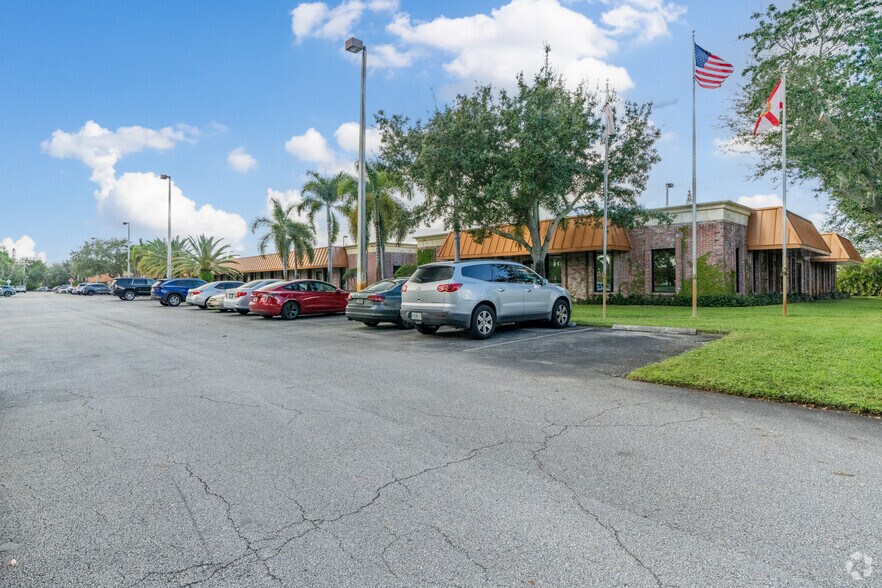 More Photos Of 541 S State Road 7, Margate Unknown For Lease