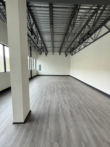 More Photos Of 110 Montecillo Blvd, El Paso Loft Creative Space For Lease