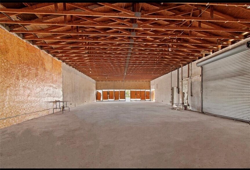 More Photos Of 200 W Prospect Rd, Oakland Park Freestanding For Sale