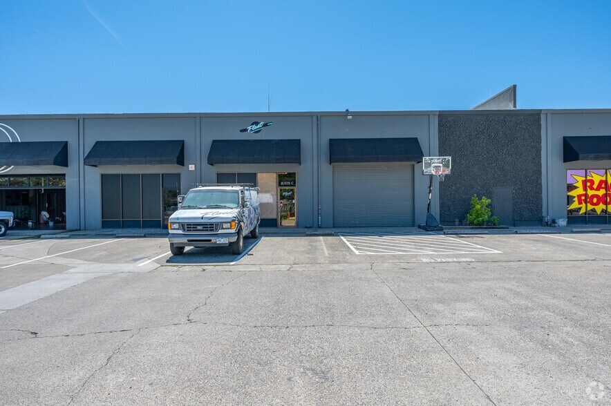 More Photos Of 600 Broadway, Sacramento Flex For Lease