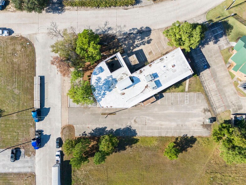 More Photos Of 25010 Oakhurst Dr, Spring Medical For Sale