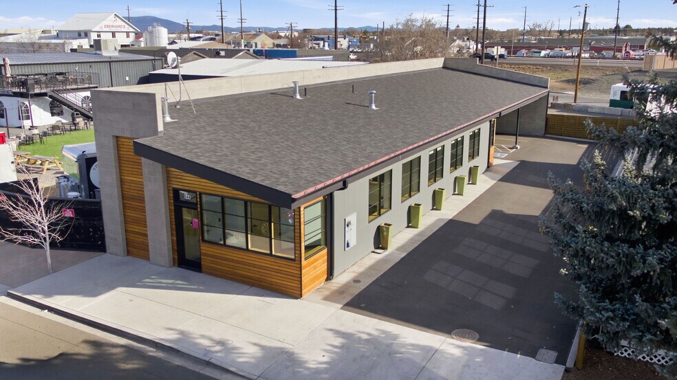 More Photos Of 544 SW 4th St, Redmond Office For Sale