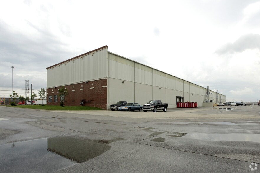 More Photos Of 6101 Strawberry Ln, Louisville Warehouse For Lease