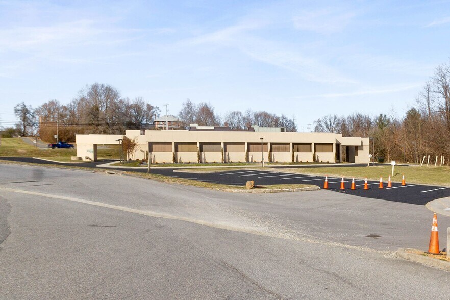 More Photos Of 2460 Lee Hwy N, Pulaski Healthcare For Sale