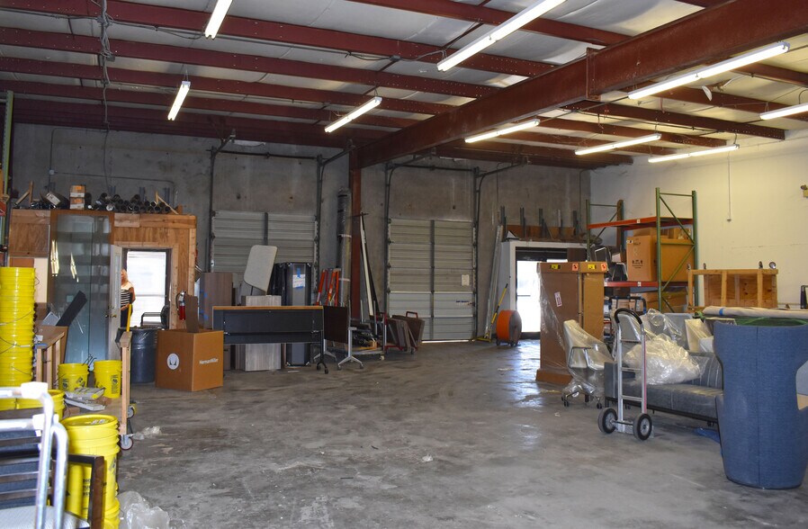 More Photos Of 209 River Hills Dr, Nashville Warehouse For Lease