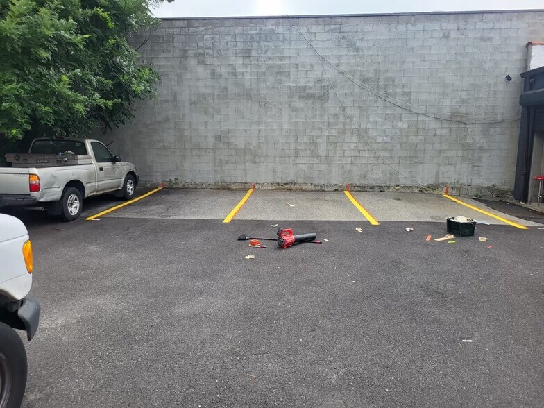 More Photos Of 3525-3531 Boston Rd, Bronx Storefront For Lease