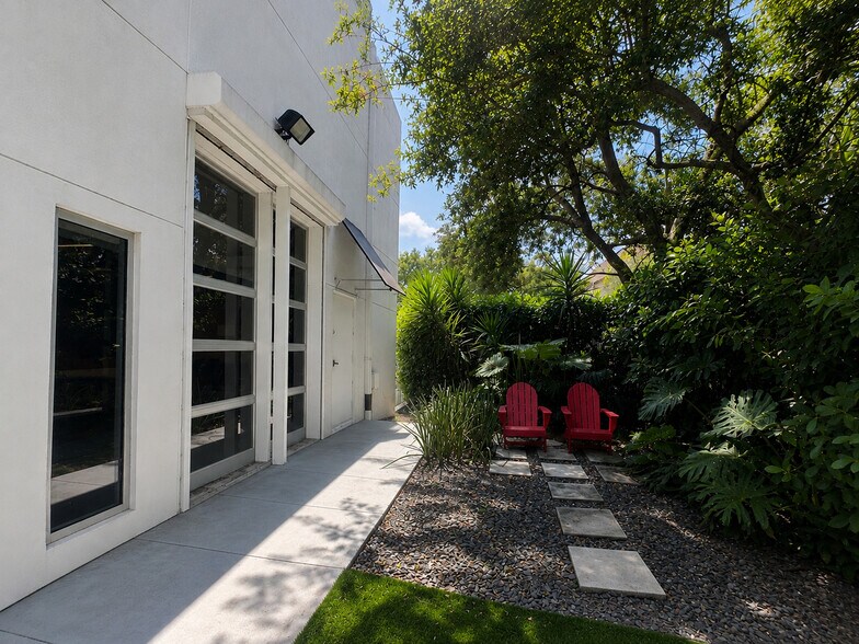 More Photos Of 117 NE 2nd St, Fort Lauderdale Office For Lease