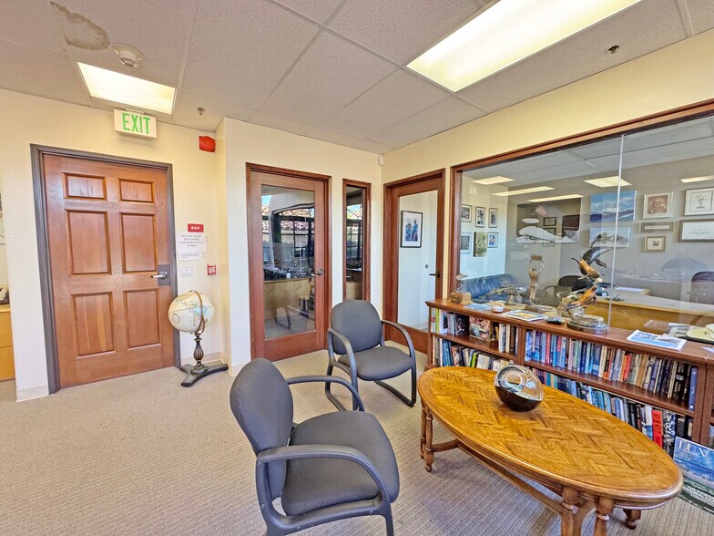 More Photos Of 1525 State St, Santa Barbara Serviced Offices For Sale