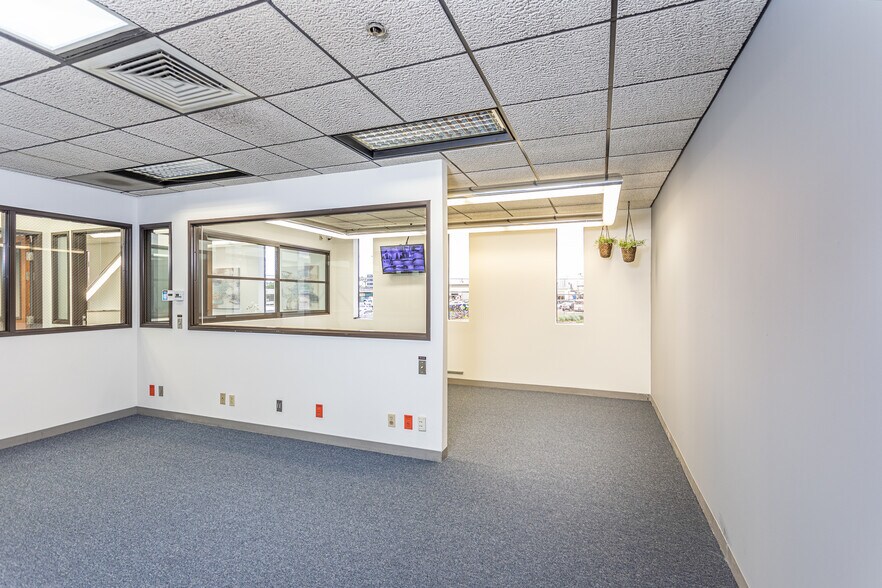 More Photos Of 132-142 W Verdugo Ave, Burbank Unknown For Lease