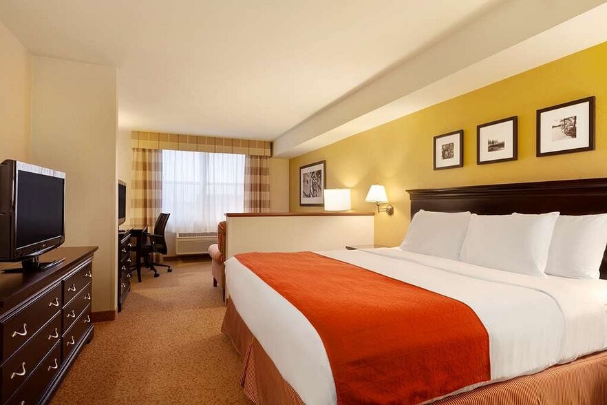More Photos Of 665 Tecumseh St, Dundee Hotel For Sale