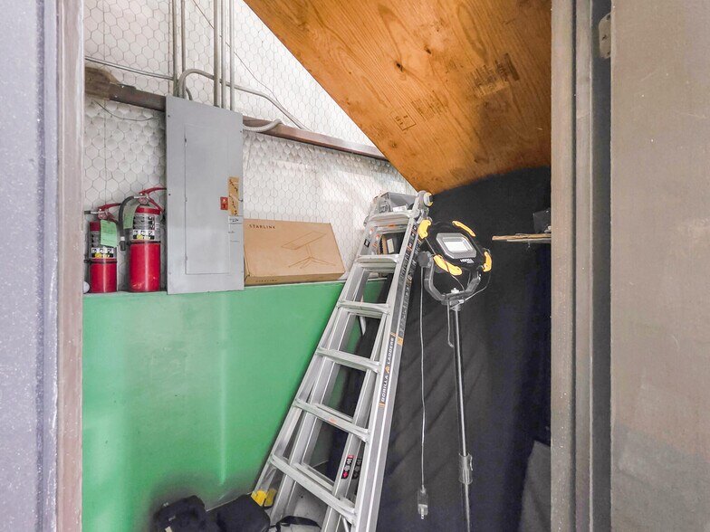 More Photos Of 7387 TX-164 Hwy, Buffalo Warehouse For Lease