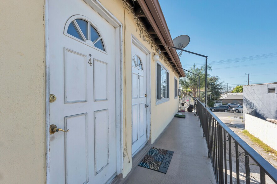 More Photos Of 11853 Hart St, North Hollywood Multifamily For Sale