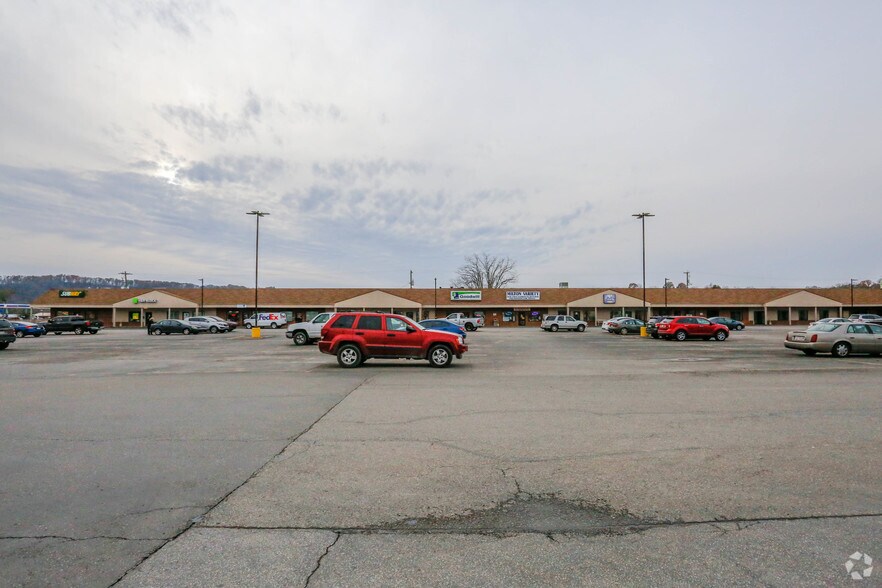 More Photos Of 2-20 Perry Morris Sq, Milton Freestanding For Lease