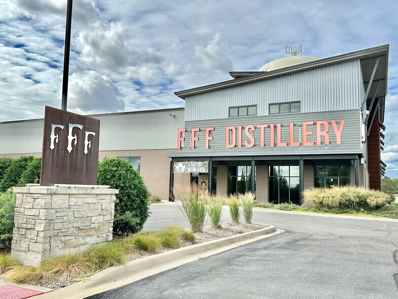 More Photos Of 648 Progress Ave, Munster Warehouse For Lease