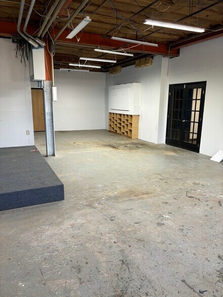 More Photos Of 202 S 6th St, Emmaus Light Manufacturing For Sale