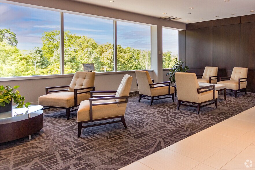More Photos Of 50 Jericho Quadrangle, Jericho Office For Lease