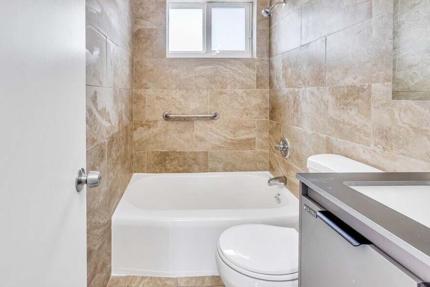 More Photos Of 1430 NW 2nd Ave, Florida City Apartments For Sale