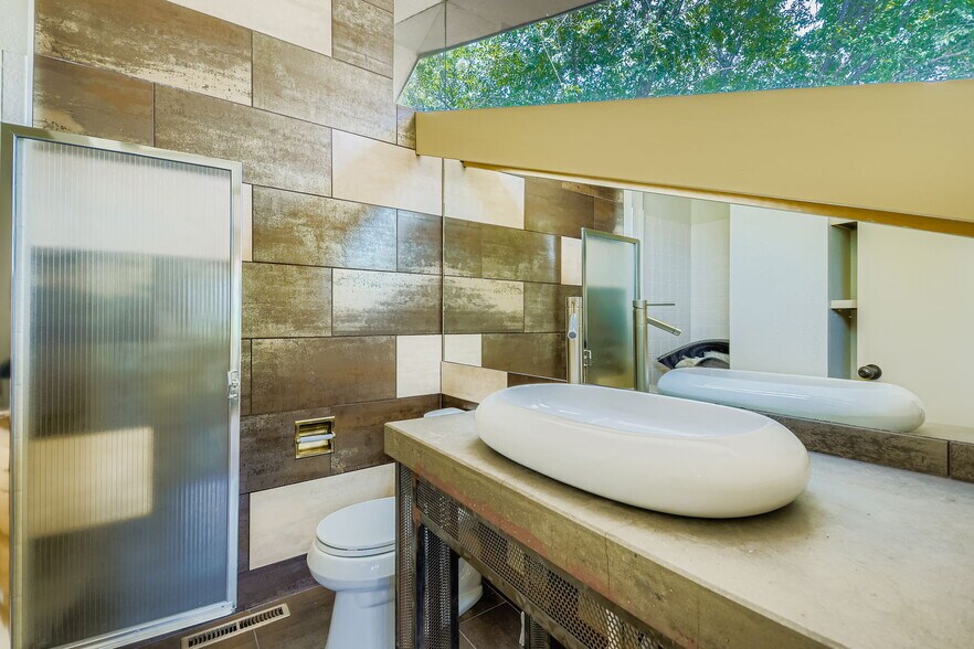 More Photos Of 2502 Abarr Dr, Loveland General Retail For Sale