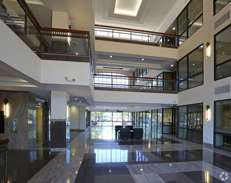 More Photos Of 8767 E Via de Ventura, Scottsdale Office For Lease