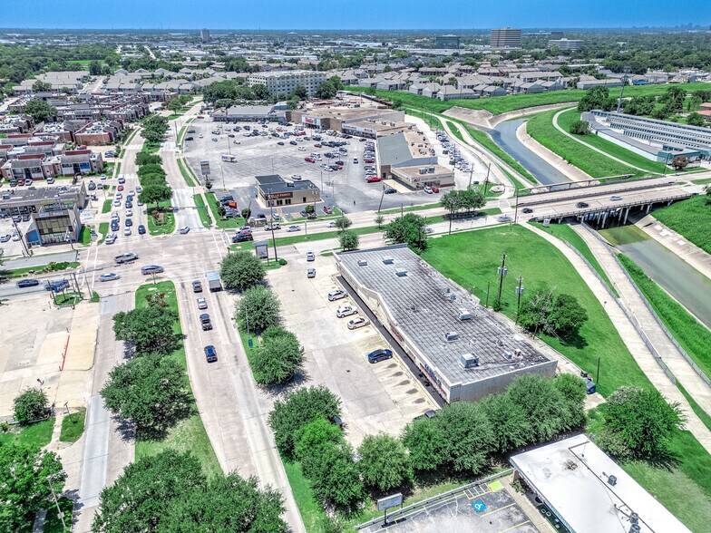 More Photos Of 8530 S Braeswood Blvd, Houston Freestanding For Lease