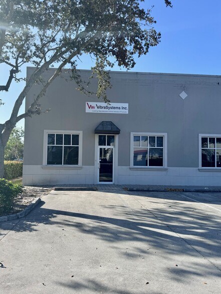 More Photos Of 10981 Harmony Park Dr, Bonita Springs Warehouse For Sale