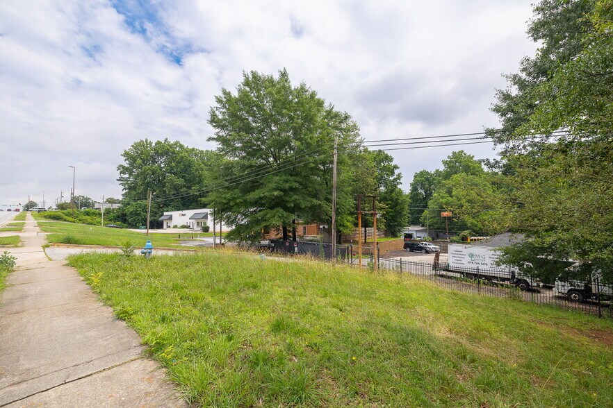 More Photos Of 2291 South Cobb Dr, Smyrna Office For Sale