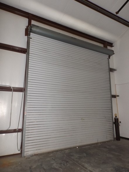 More Photos Of 124-146 Park Center St, Leesburg Light Manufacturing For Lease