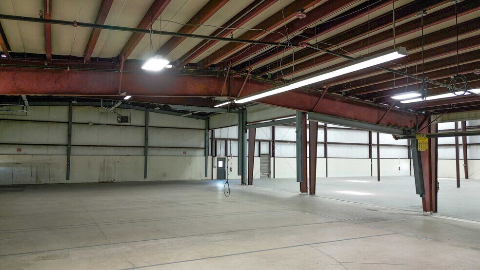More Photos Of 2265 Waynoka Rd, Colorado Springs Distribution For Lease