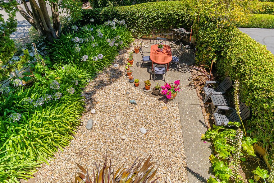 More Photos Of 15 San Rafael Ave, San Anselmo Apartments For Sale