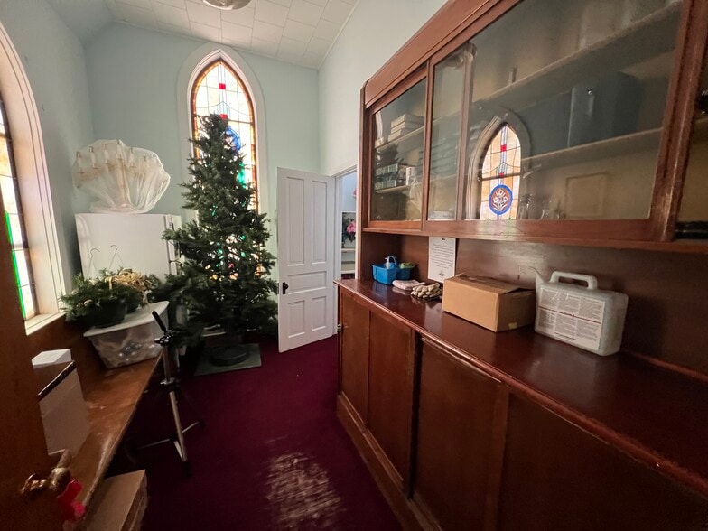 More Photos Of 321 W John St, Newberry Religious Facility For Sale