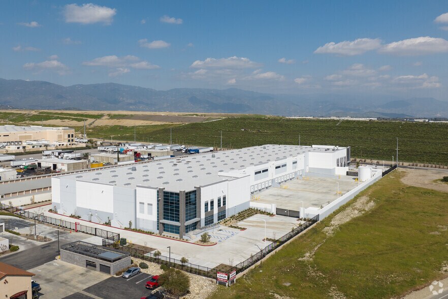 More Photos Of 6260 Mango Ave, Fontana Distribution For Sale