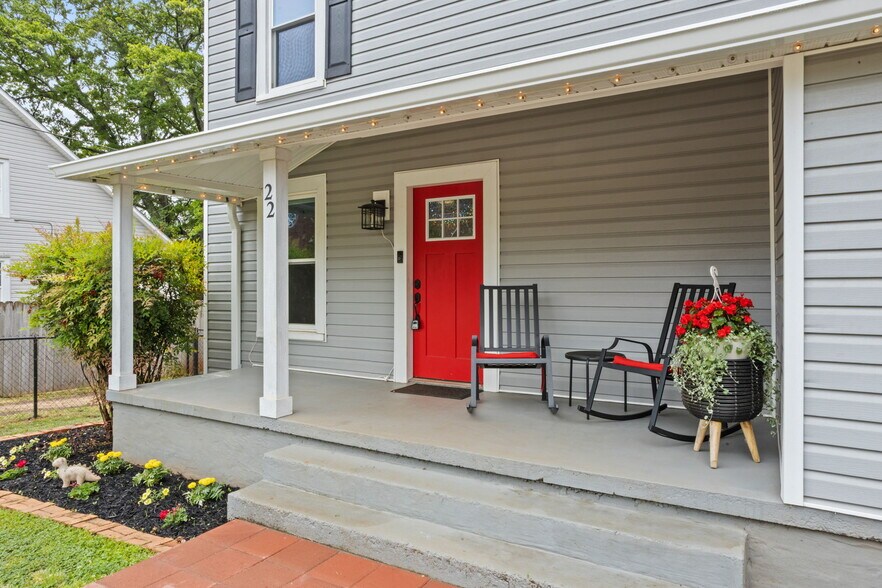 More Photos Of 22 2nd Ave, Greenville Specialty For Sale