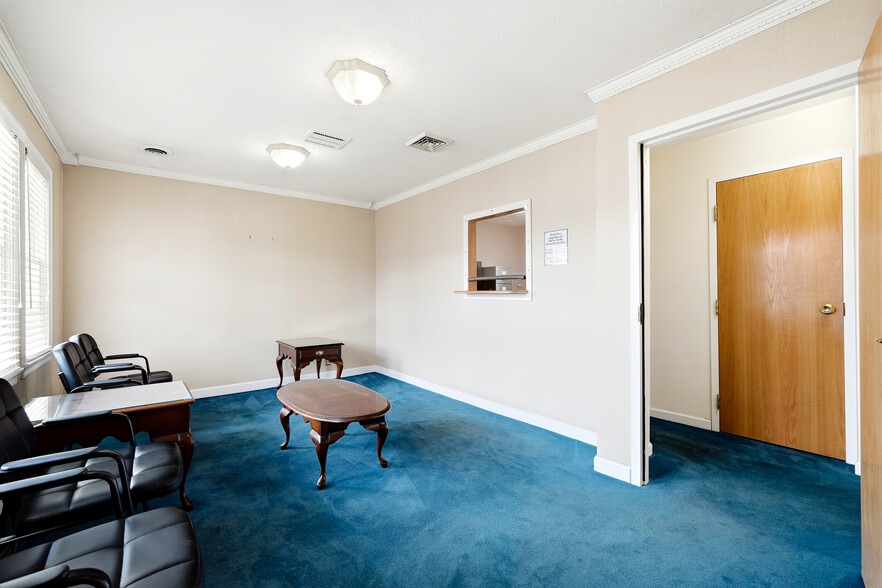 More Photos Of 4910 Maccorkle Ave SW, Charleston Medical For Sale