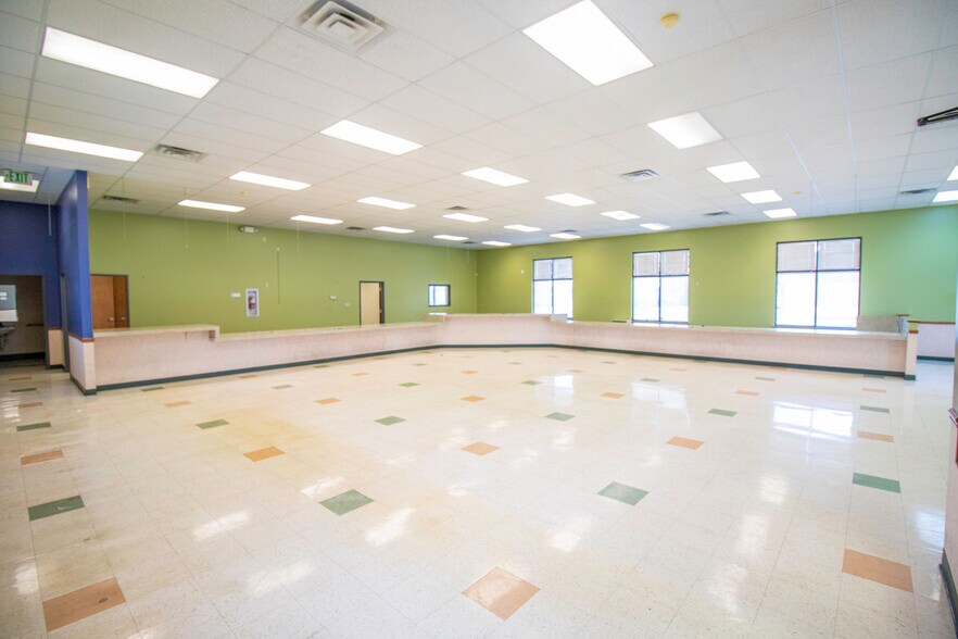 More Photos Of 720 W Navajo St, West Lafayette Office For Lease