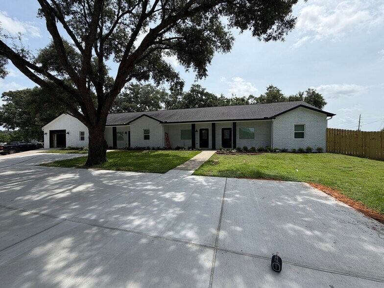 Primary Photo Of 16610 Mueschke Rd, Cypress Office Residential For Lease