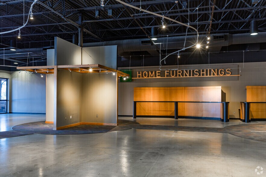 More Photos Of 6911 Fm 1960 Rd W, Houston Freestanding For Lease