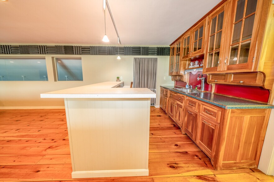 More Photos Of 279 S Main St, Winterport Winery Vineyard For Sale