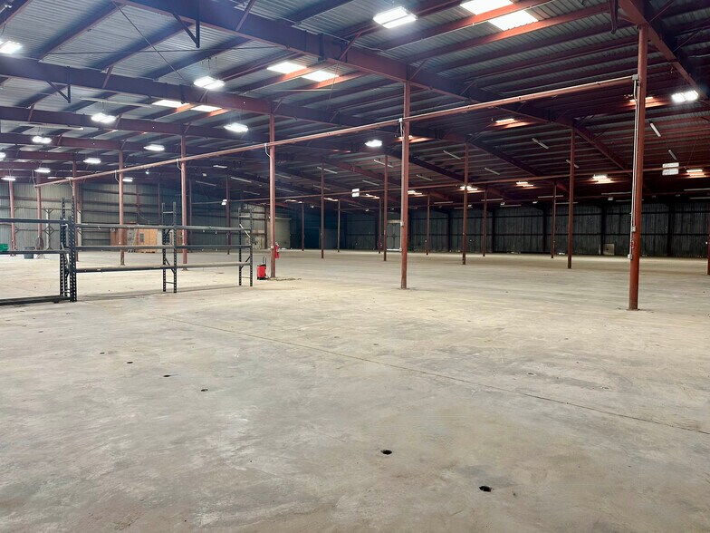 More Photos Of 1009 2nd st, Brady Industrial For Sale