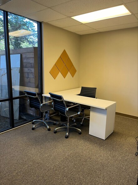 More Photos Of 26135 Carmel Rancho Blvd, Carmel General Retail For Lease