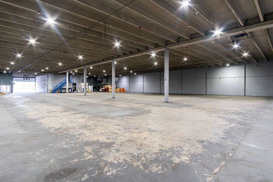 More Photos Of 7480 NW 52nd St, Miami Warehouse For Sale