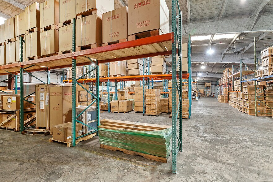 More Photos Of 234 Harbor Cir, New Orleans Warehouse For Sale
