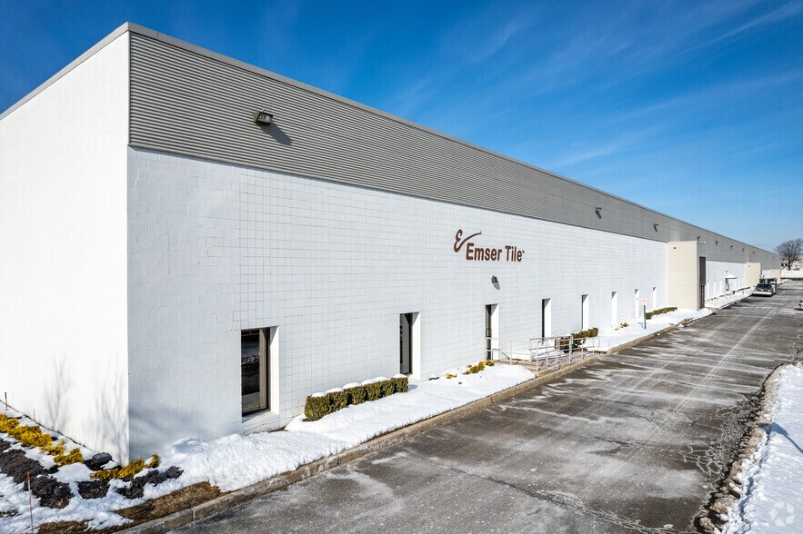 More Photos Of 1270 Valley Brook Ave, Lyndhurst Warehouse For Lease