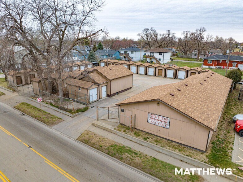 More Photos Of 2426 9th Ave, Council Bluffs Self Storage For Sale