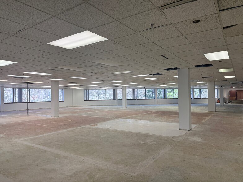 More Photos Of 35 Corporate Dr, Trumbull Medical For Lease