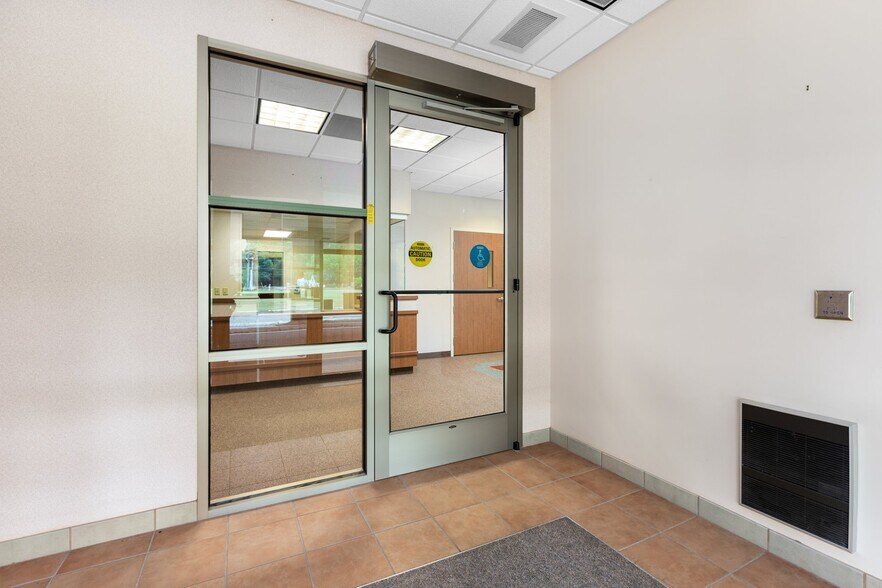 More Photos Of 15394 Kings Hwy, Montross Medical For Sale