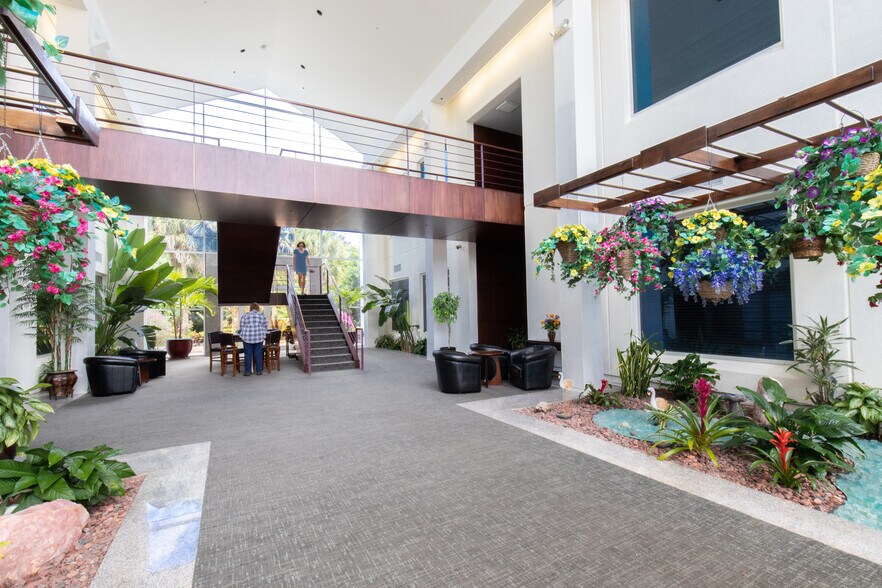 More Photos Of 6400 N Congress Ave, Boca Raton Office For Lease